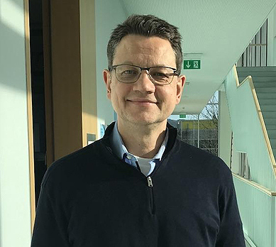 Prof. Dr. Robert Gücker